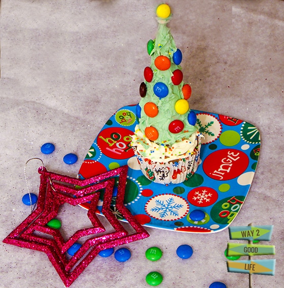 Christmas Tree Cupcake - very easy to make pixel art #shop