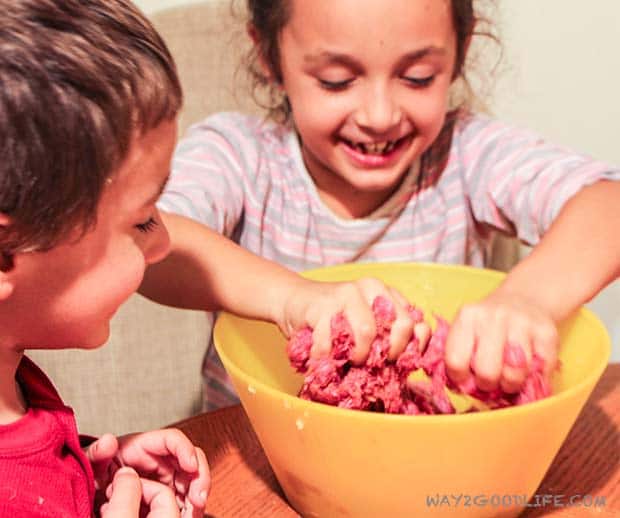 LAMORENA-kids-mashing