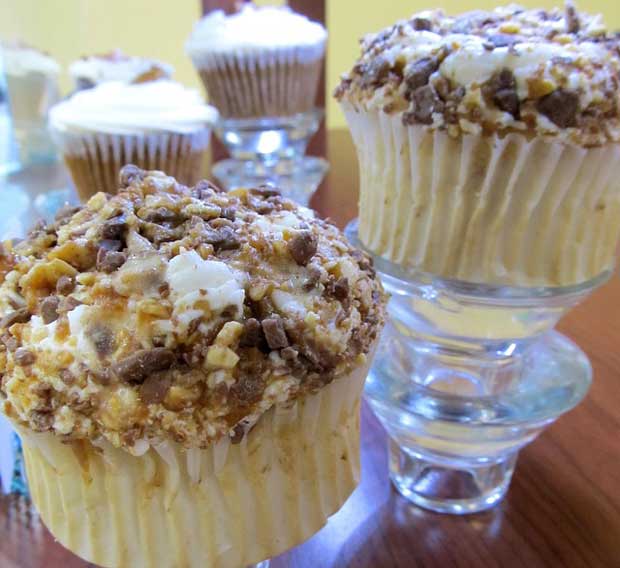 Easy Gluten Free Chocolate Crumble cupcakes