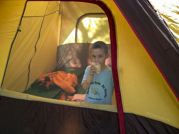Camping-kid-in-the-tent