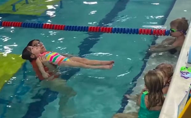 Goldfish-swim-school-3