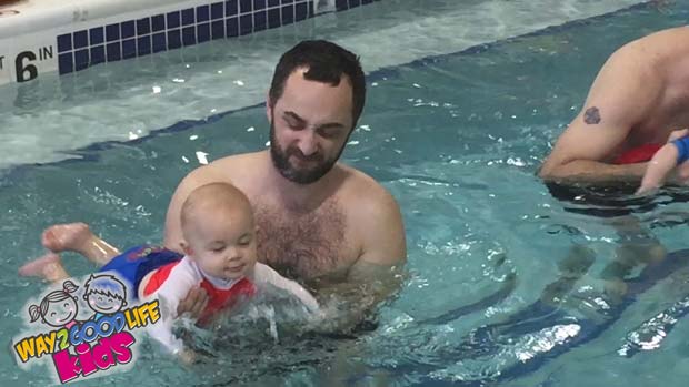 baby-splash-swim